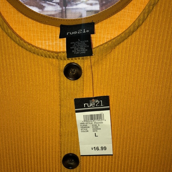 Dress - Picture 3 of 3